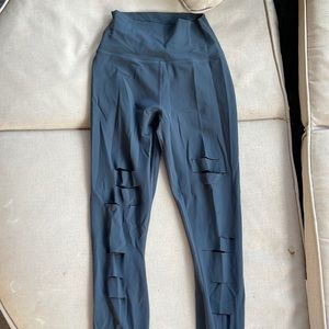 Alo size XS grey leggings